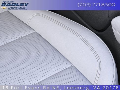 New 2026 Chevrolet Suburban Premier image 23