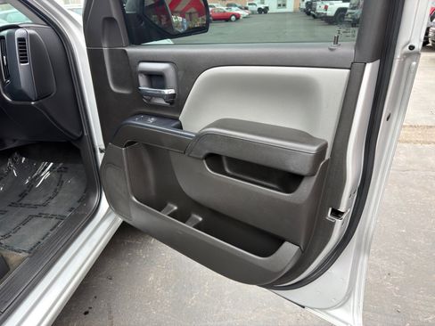 Used 2018 Chevrolet Silverado 1500 Custom w/ Custom Value Package RWD image 11