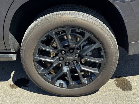 Used 2025 GMC Yukon Denali w/ Sun & Power Step Package AWD/4WD image 52