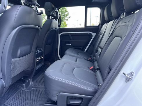 Certified 2025 Land Rover Defender 110 X-Dynamic SE AWD/4WD image 12