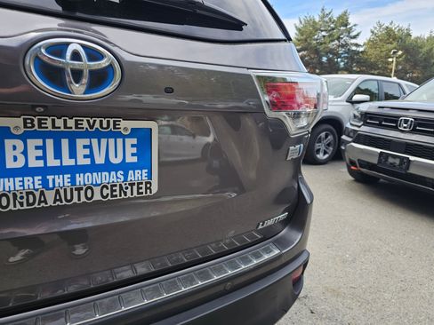 Used 2015 Toyota Highlander Limited Platinum image 17