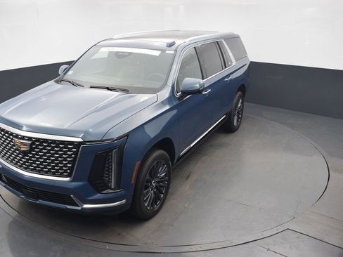 Certified 2026 Cadillac Escalade ESV Luxury w/ Touring Package image 42