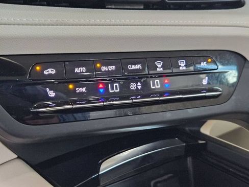 Certified 2023 Buick Envision Essence AWD/4WD image 11