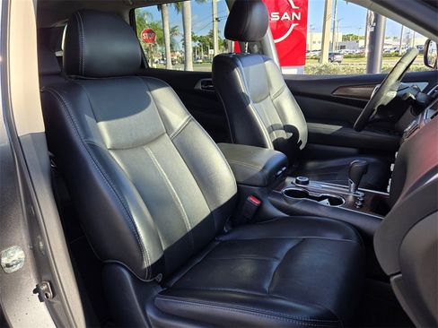 Used 2019 Nissan Pathfinder Platinum image 20