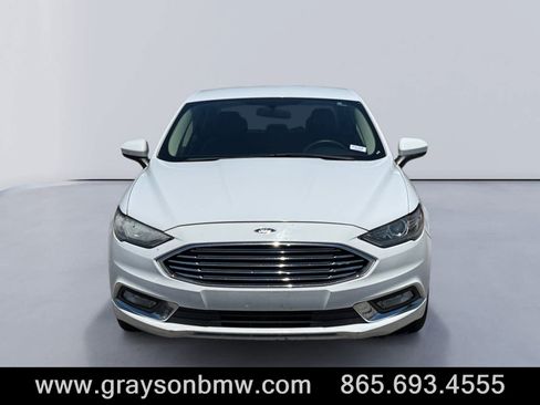 Used 2018 Ford Fusion SE w/ Equipment Group 201A FWD image 8