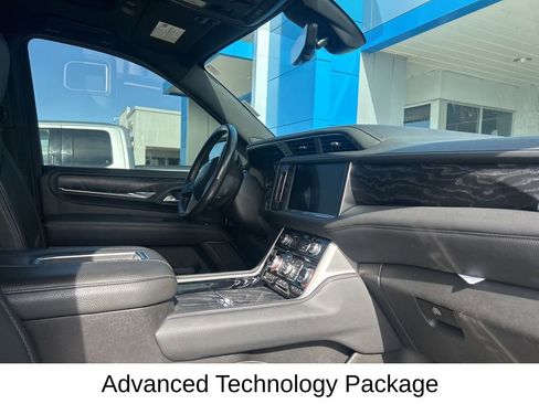 Used 2021 GMC Yukon XL Denali w/ Denali Premium Package AWD/4WD image 14