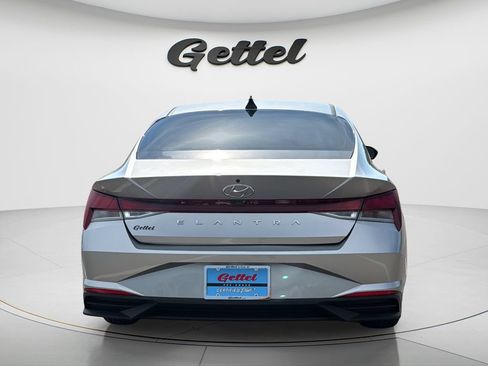 Used 2022 Hyundai Elantra SEL FWD image 6