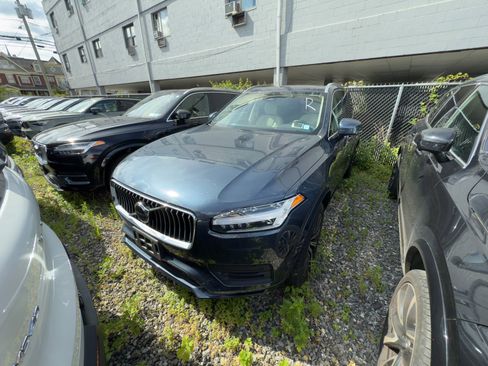 Certified 2023 Volvo XC90 B5 Core w/ Climate Package image 2