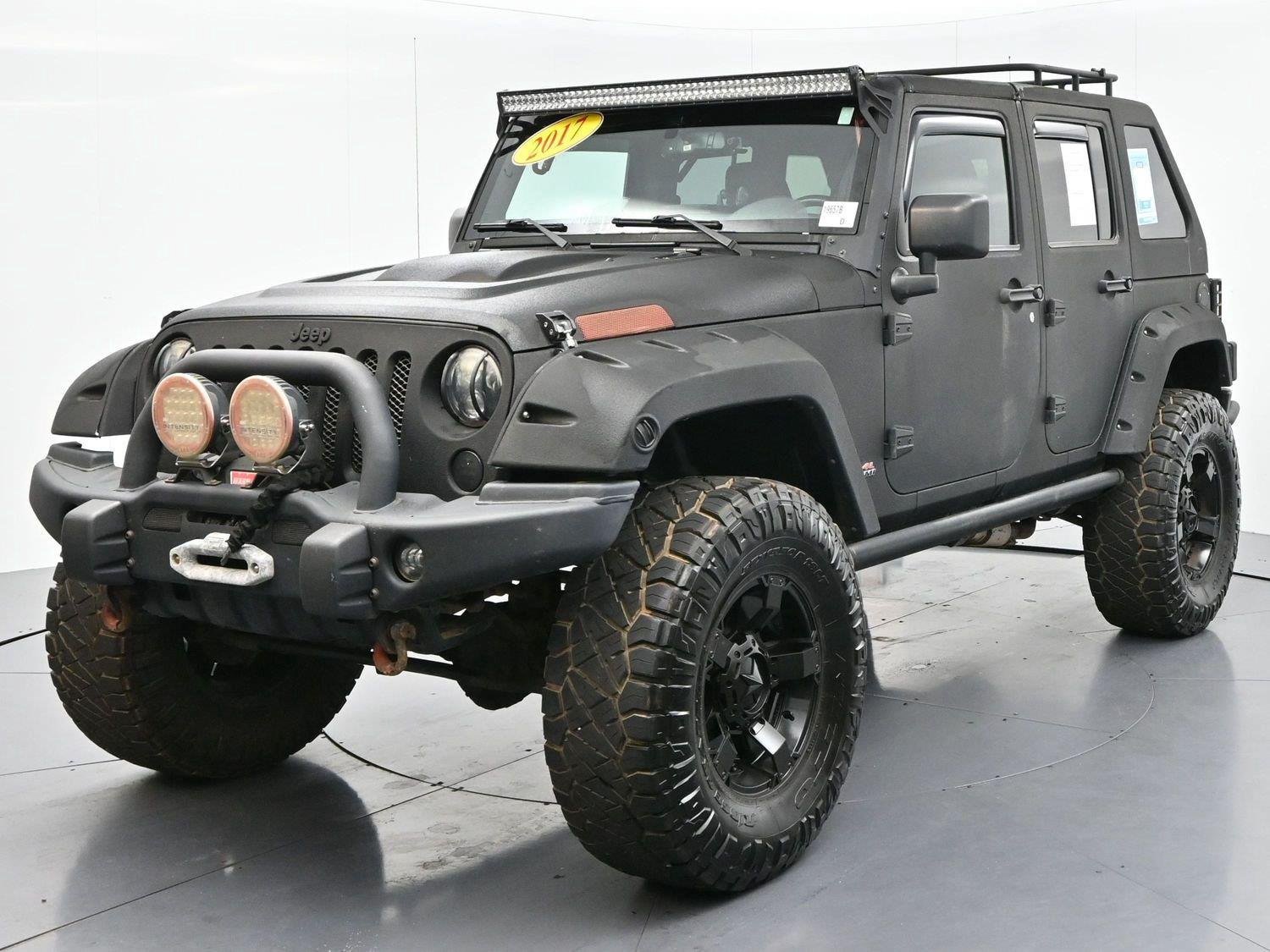 Used 2017 Jeep Wrangler Unlimited Rubicon AWD/4WD image 3