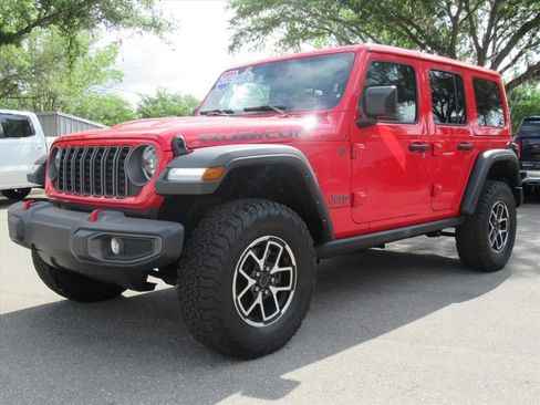Certified 2025 Jeep Wrangler Unlimited Rubicon w/ Convenience Group AWD/4WD image 3