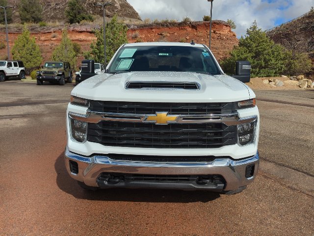Used 2026 Chevrolet Silverado 2500 LT AWD/4WD image 2