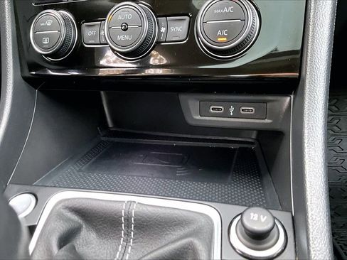 Used 2022 Volkswagen Jetta SEL image 18