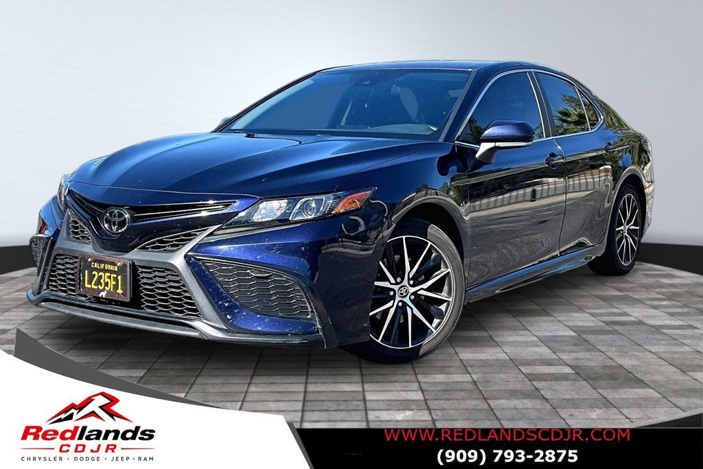 Used 2022 Toyota Camry SE w/ Carpet Mat Package (TMS) FWD image 1