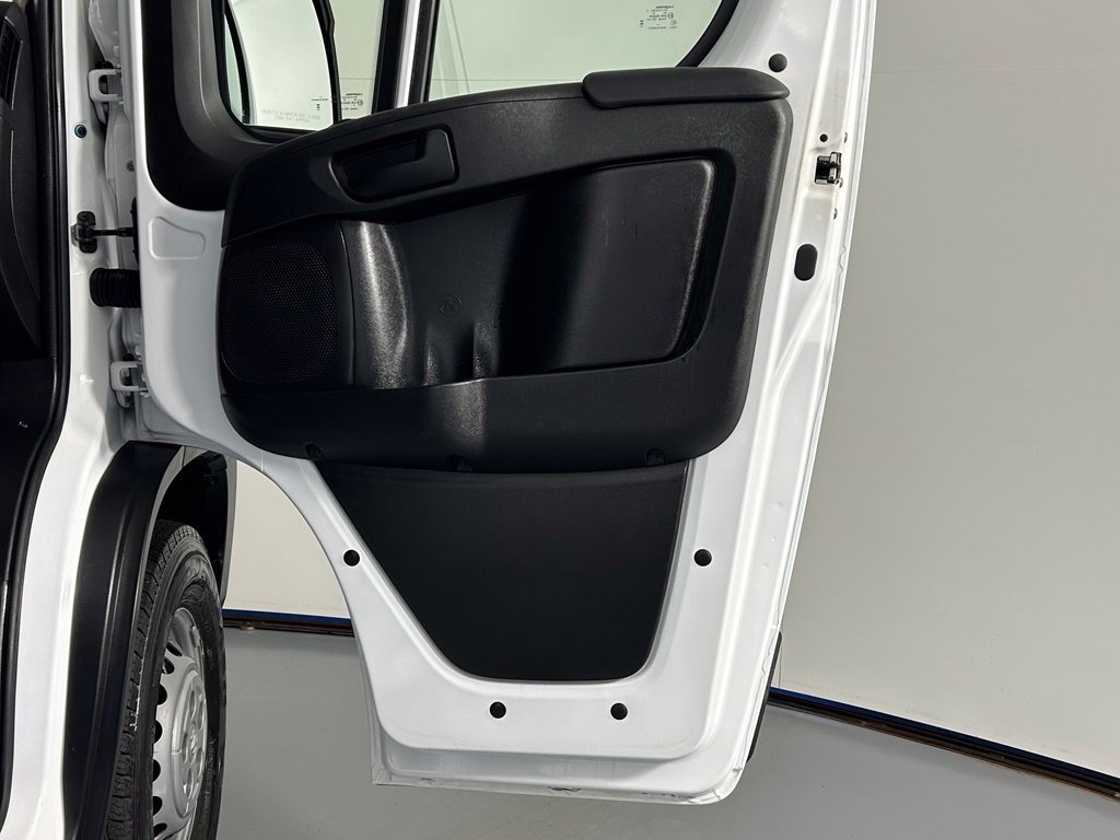 Used 2025 RAM ProMaster 2500 w/ Convenience Group FWD image 9