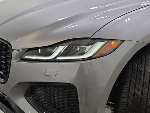 Used 2024 Jaguar F-PACE R-Dynamic S image 31