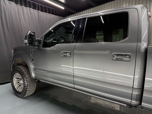 Used 2022 Ford F250 Platinum w/ FX4 Off-Road Package AWD/4WD image 7