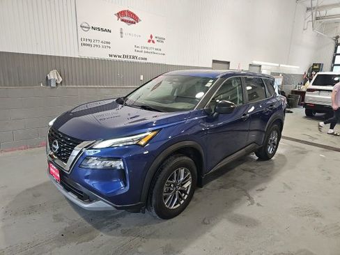 Used 2023 Nissan Rogue S AWD/4WD image 7