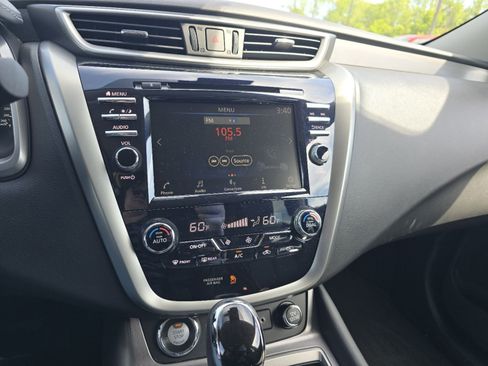 Certified 2024 Nissan Murano SV w/ SV Midnight Edition Package AWD/4WD image 18