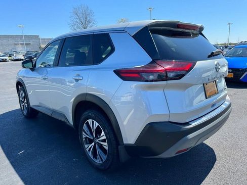 Used 2023 Nissan Rogue SV image 5