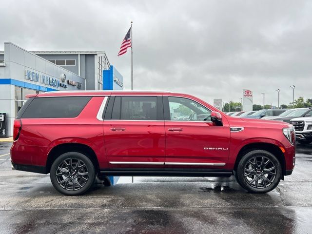 Certified 2023 GMC Yukon XL Denali w/ Advanced Technology Package AWD/4WD image 16