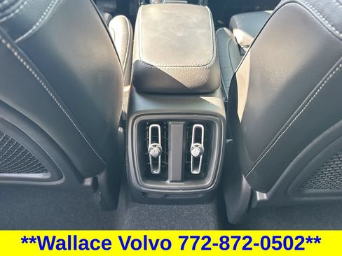 Used 2023 Volvo XC40 B5 Plus w/ Protection Package Premier AWD/4WD image 15
