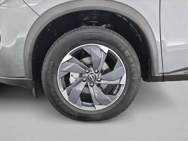 Used 2025 Nissan Rogue SV FWD image 25