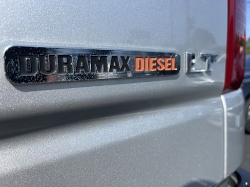 Used 2020 Chevrolet Silverado 1500 LT w/ Texas Edition image 11