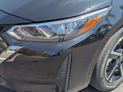 Used 2025 Nissan Sentra SV FWD image 11