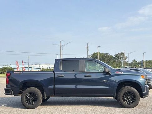 Used 2021 Chevrolet Silverado 1500 Custom Trail Boss AWD/4WD image 4