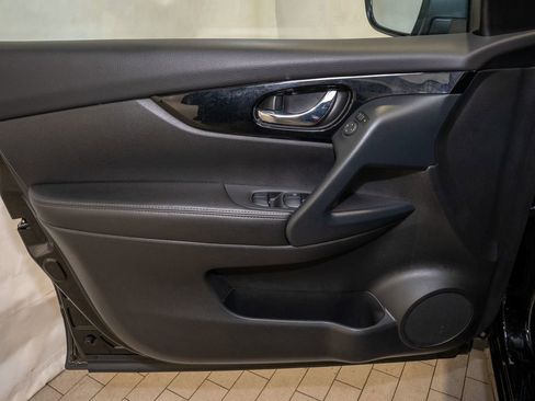 Used 2022 Nissan Rogue Sport SL image 10