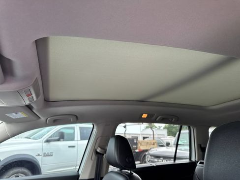 Used 2019 Volkswagen Atlas SE FWD image 12
