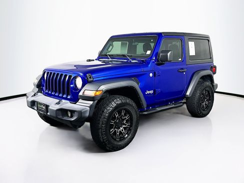 Used 2018 Jeep Wrangler Sport AWD/4WD image 3