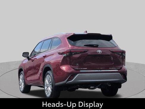 Certified 2026 Toyota Highlander Platinum AWD/4WD image 9