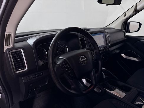 Used 2023 Nissan Frontier SV w/ Technology Package AWD/4WD image 9
