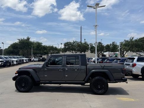 Used 2022 Jeep Gladiator Rubicon w/ Cold Weather Group AWD/4WD image 3