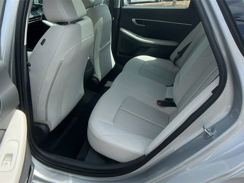 New 2025 Hyundai Sonata SEL image 18