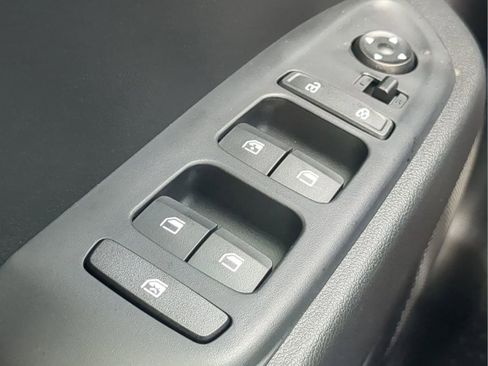 New 2026 Hyundai Venue SEL FWD image 32