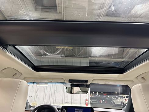 Certified 2023 Lexus ES 350 w/ Premium Package image 16