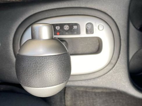 Used 2015 Nissan Versa Note SV FWD image 12