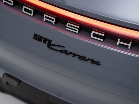 Used 2024 Porsche 911 Carrera w/ Premium Package image 12