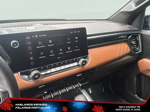 Used 2025 GMC Canyon AT4 w/ Technology Plus Package AWD/4WD image 18