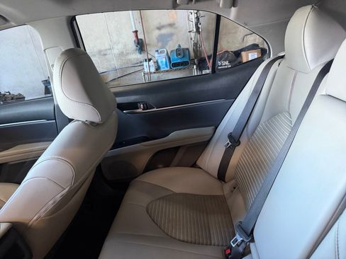 Certified 2019 Toyota Camry SE FWD image 31