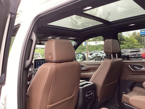 Used 2023 Chevrolet Suburban High Country w/ Premium Package 2 image 13