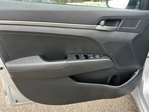 Used 2018 Hyundai Elantra SE w/ SE Connectivity Package 04 image 13