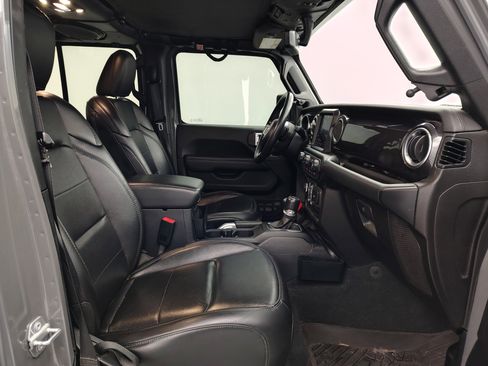 Used 2020 Jeep Wrangler Unlimited Sahara AWD/4WD image 15