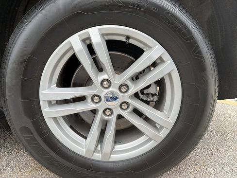 Used 2024 Ford Explorer XLT w/ Equipment Group 202A image 13