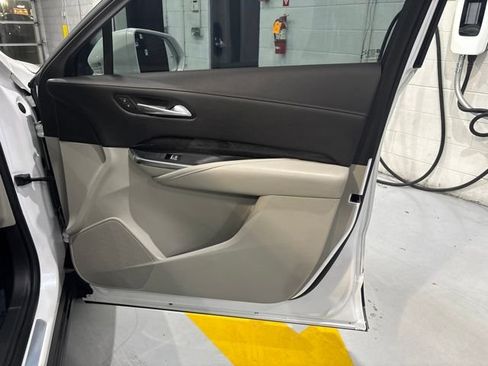 Used 2019 Cadillac XT4 Premium Luxury AWD/4WD image 41