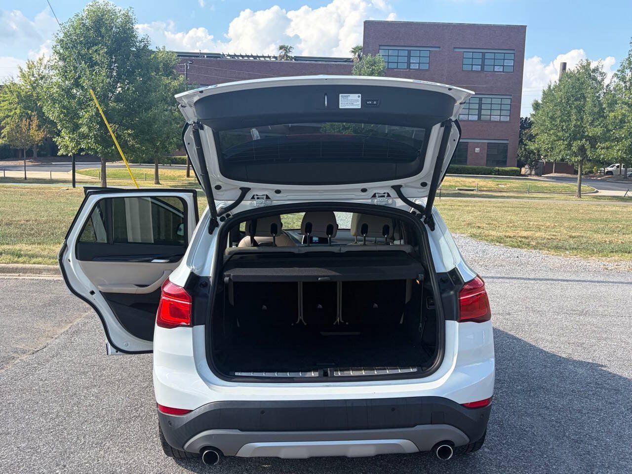 Used 2019 BMW X1 sDrive28i FWD image 19
