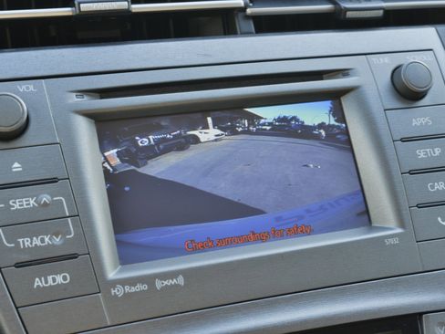 Used 2015 Toyota Prius Three image 14