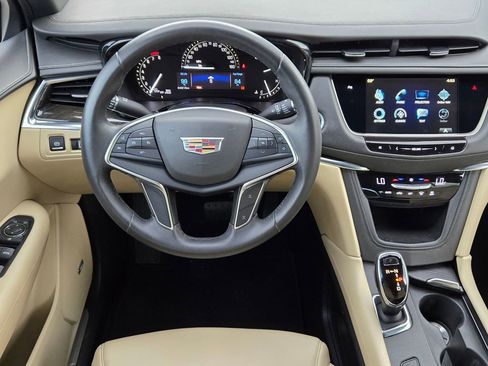 Used 2017 Cadillac XT5 FWD w/ LPO, Wheel Lock Package image 11